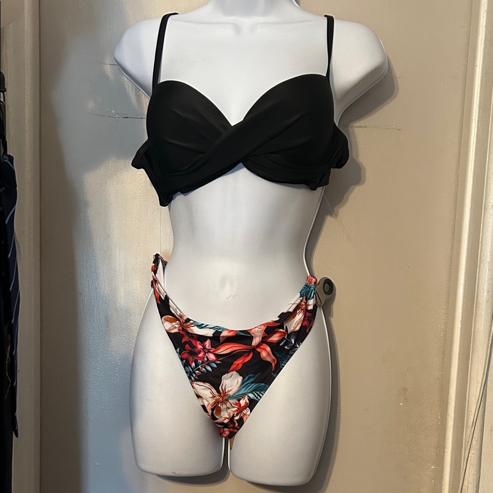 Black Floral Women's Swimwear Set